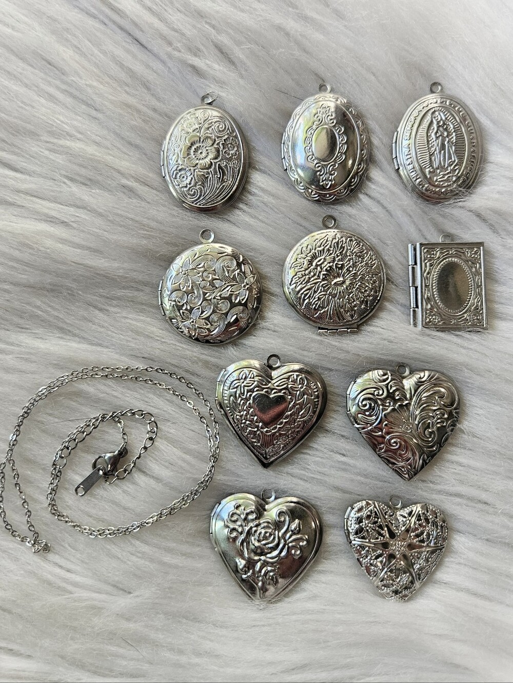Stainless Steel LOCKET (1) - Picture 2 of 5